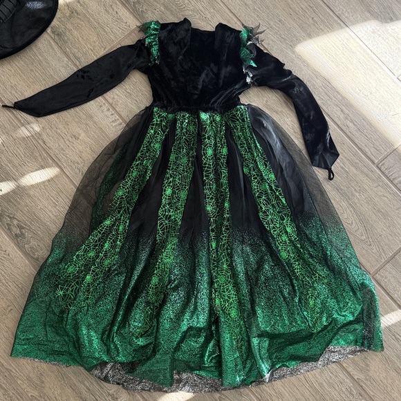 Spirit Green and Black Witch Costume for Kids - Picture 5 of 7